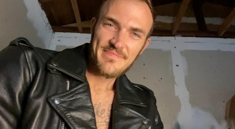 homoseksuel porno fjernbetjent anal plug nøgen erotisk gallerier