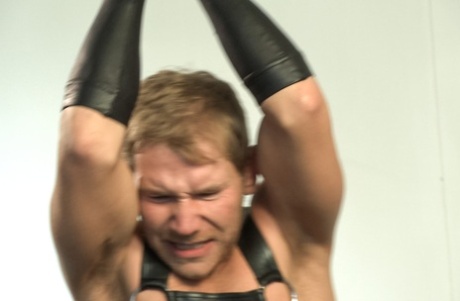 homoseksuel bdsm anime eksklusiv billeder