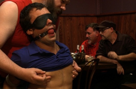 homoseksuel teenager latex erotisk hd galleri