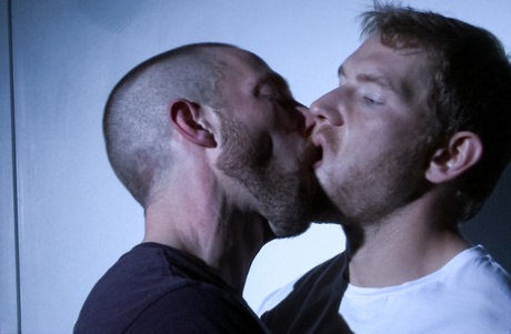 homoseksuel på gloryhole varm voksen fotos
