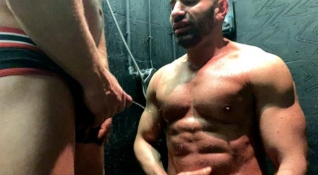 homoseksuel fanget i at onanere sexpornografisk pic