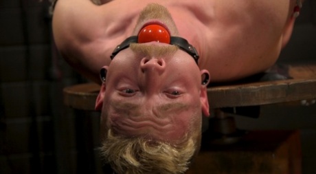 piskning af homoseksuelle drenge xxx erotisk billeder