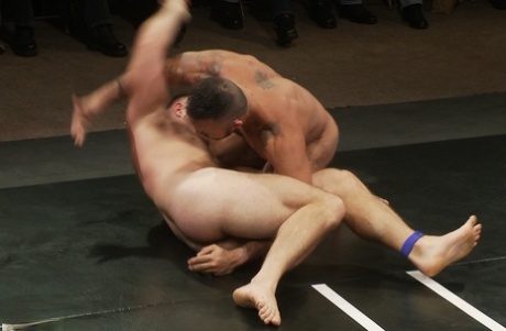 liderlige homoseksuelle tvillinger ret varmt Foto
