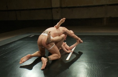 behåret homoseksuel barback orgie erotisk hd pic
