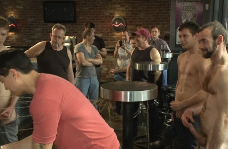 dziadek wesoły gloryhole piękna sztuka kino