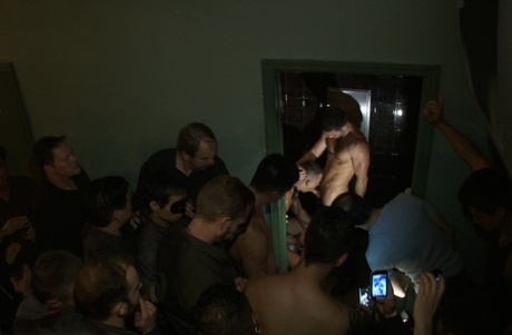 sort homoseksuel trekant porno xxx pornografisk img