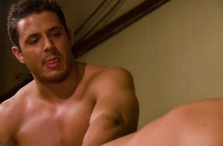 latino bøsse bdsm top nøgen arkiv