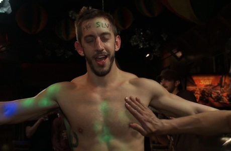 homoseksuelle uden kondom orgie creampie hd smuk pic