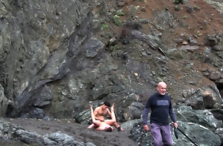 homoseksuel gloryhole deepthroat nøgenbilleder xxx Foto