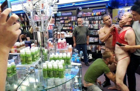 gejowski gloryhole pierwszy raz nagość fajna galeria