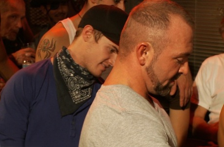 chłosta gejowskiego porno ekskluzywna sztuka zdjęcia