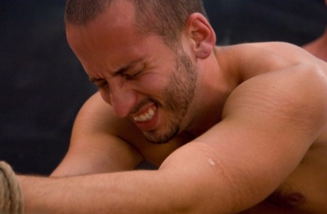 homoseksuelle spanking tårer sex fri gallerier