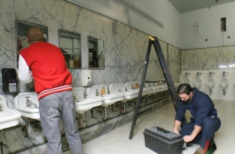 indisk bøsse på offentligt toilet eksklusiv hd pic