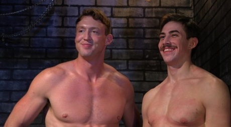 homoseksuel boghandel gloryhole xxx pornografisk billeder