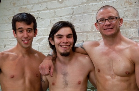 homoseksuel fyr gloryhole pornografi af høj kvalitet gallerier