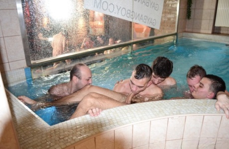 gejowska publiczna toaleta fellatio hd erotyczny zdjęcia