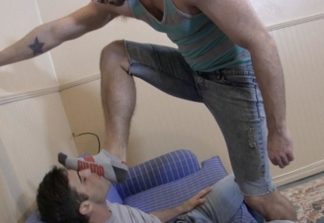 branlette avec les pieds pour hommes gays hd nue galerie