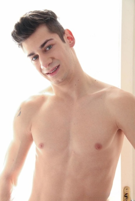 C2C gratuit avec des hommes gays hd xxx photo