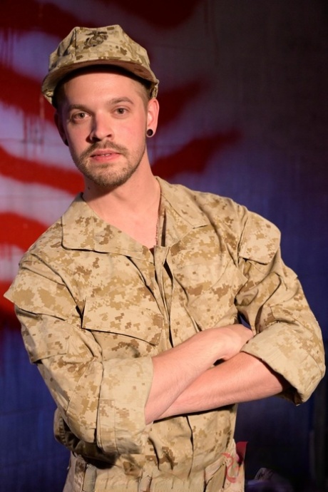 wojskowy gejowski bondage najlepiej gorąco obraz