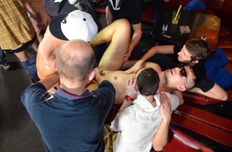 gorące gejowskie francuskie całowanie ekskluzywny hd galerie