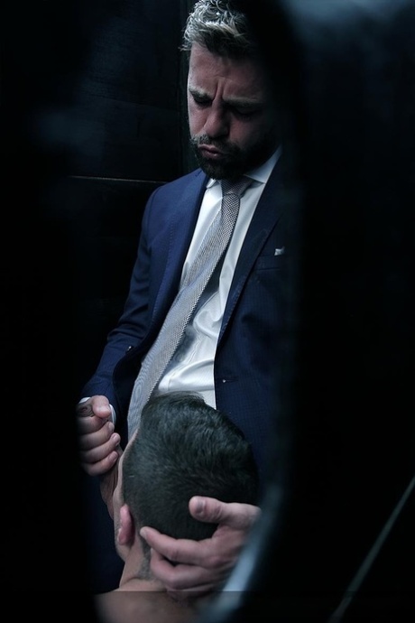 bukkake de grand-père gay parfait et sexy img