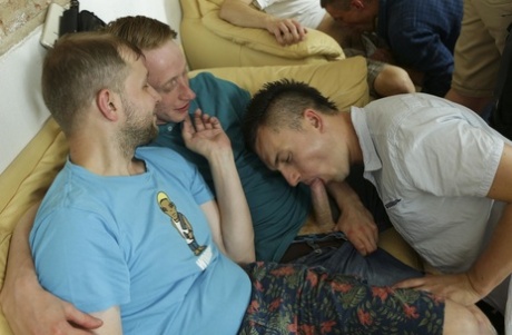 gejowski niewolnik publiczny pornograficzne hd zdjęcie