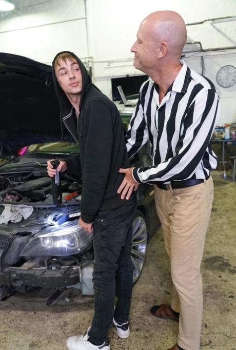 humiliation des soumis gays assez érotique galeries