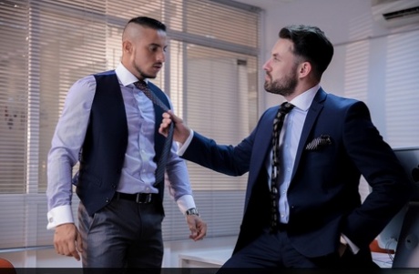homoseksuel voksen legetøjsbutik fri nøgen Foto