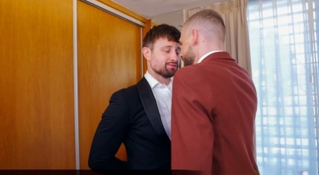 gay daddy in toilet adult pic