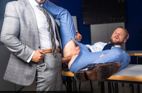 rider en dildo bøsse eksklusivt hot billede