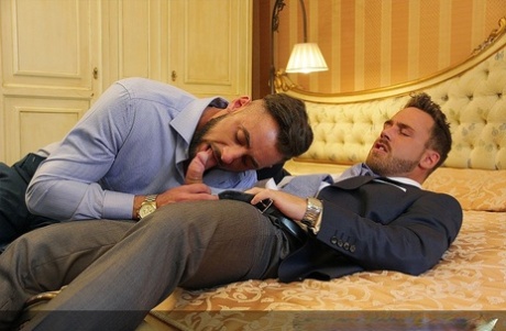 bedste homoseksuelle spanking sex af høj kvalitet billede