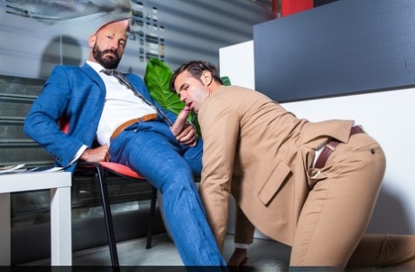 gay latino hardcore belle chaude images