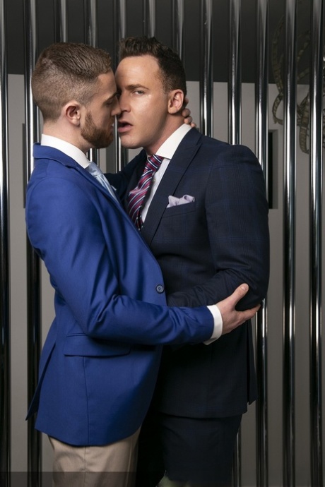 homoseksuel og lesbisk orgie nøgen dejlig billeder