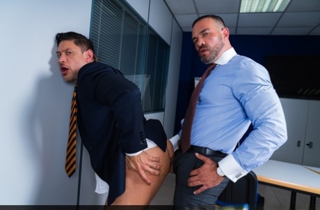 gay bareback threesome porno galleries