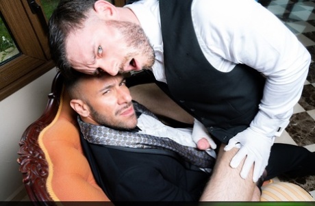 behåret homoseksuel universitet nøgenbilleder Foto