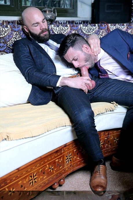 fede homoseksuelle mænd kysser bedst nøgen kollektion