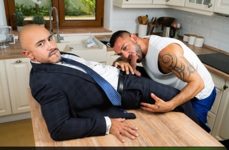 gejowski anal bondage gorący obraz