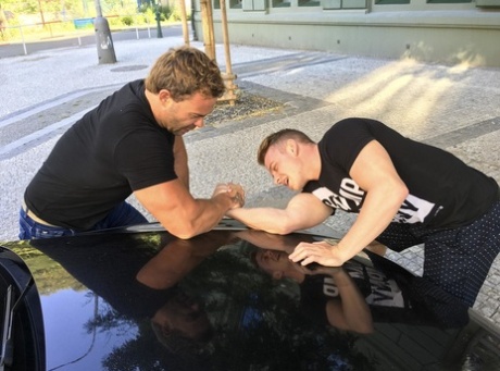 homoseksuel alvorlig spanking erotisk eksklusiv pic