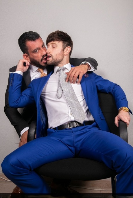 homoseksuel beruset orgie pornografiske nøgenbilleder galleri