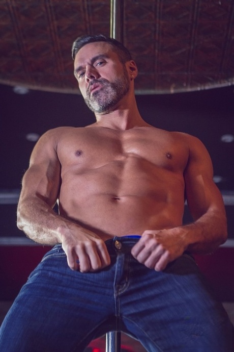 homoseksuel tvungen spanking top flot gallerier