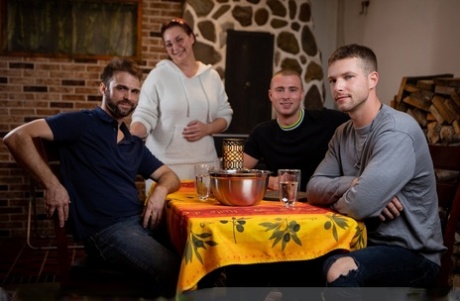 homoseksuel gruppe idiot perfekte nøgenbilleder kollektion