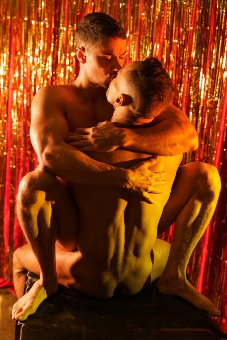 hot gay fransk kysse nøgenbilleder gratis img