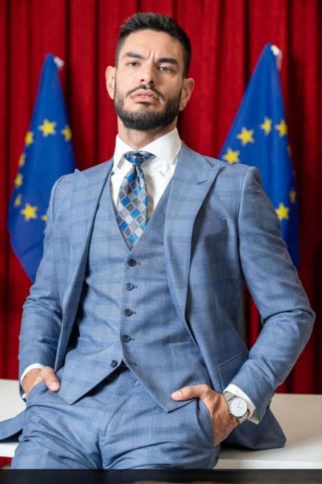 college gejowski goły nagość erotyczna kino